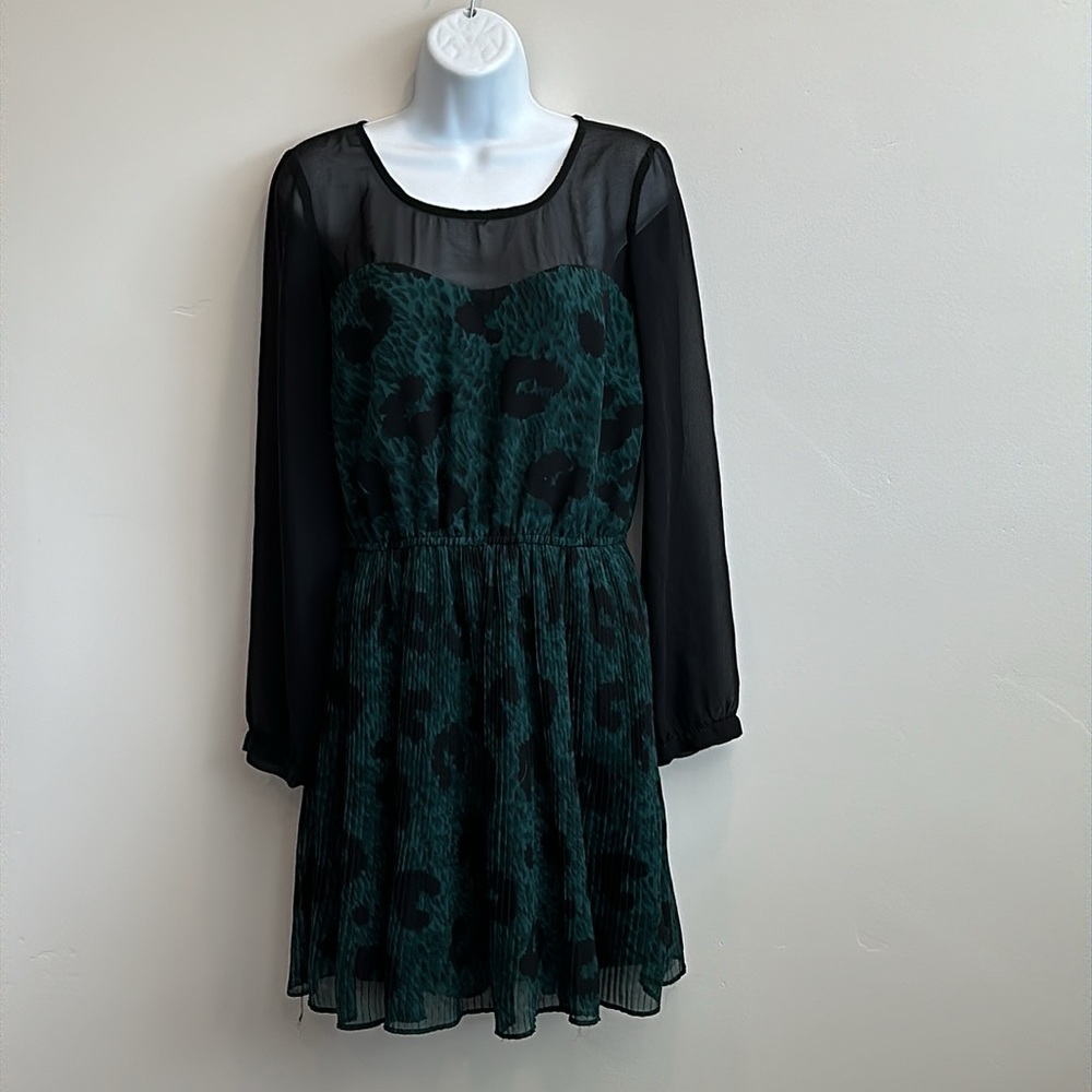 Jessica Simpson Green and Black Leopard Dress